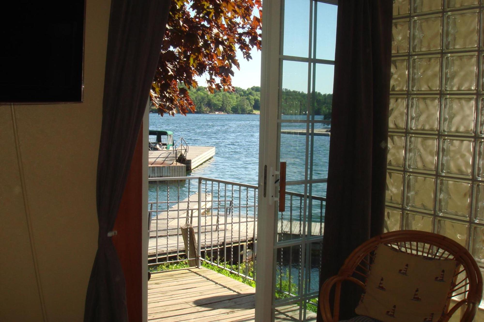 Boathouse Country 2*