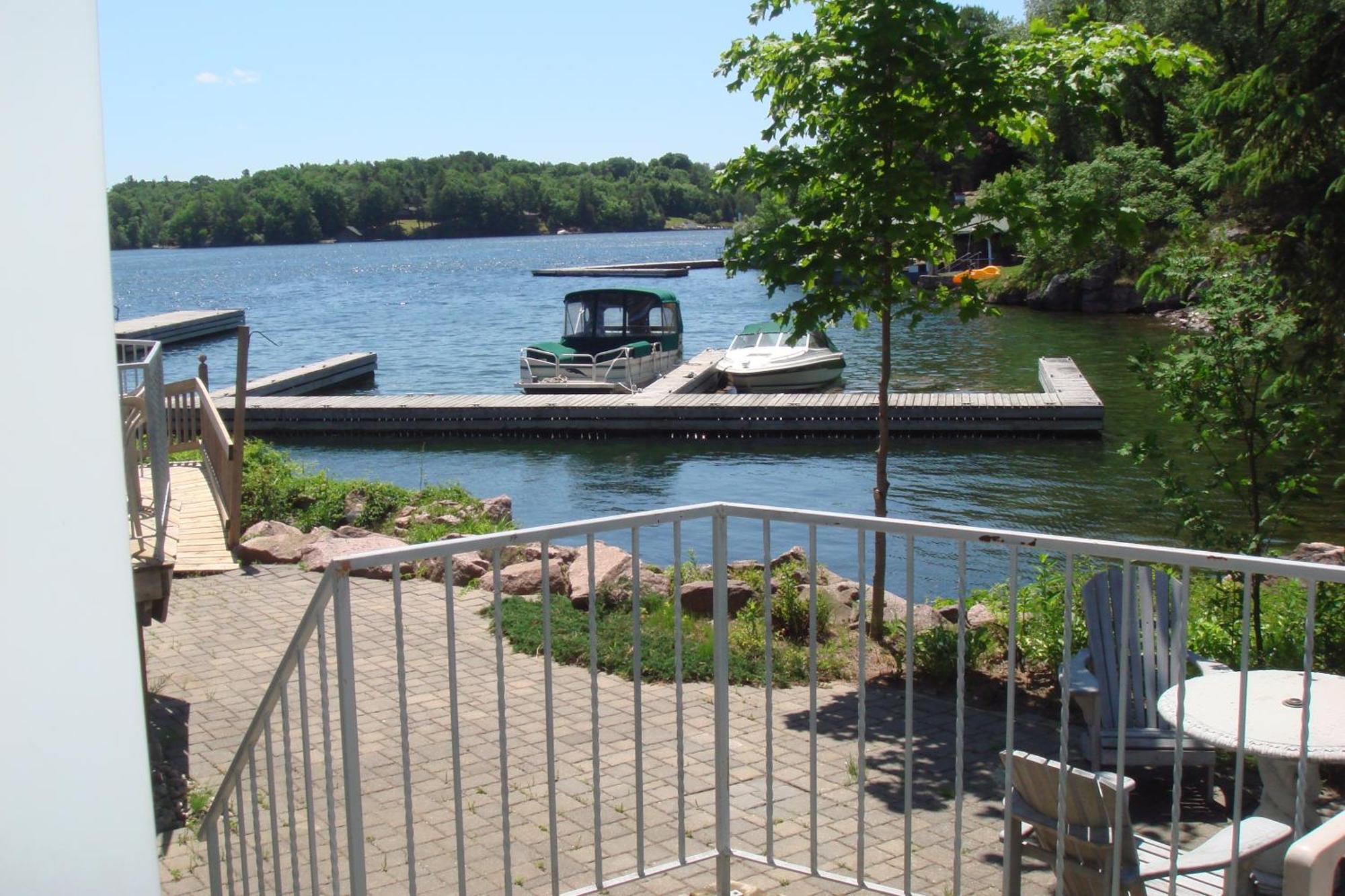 Boathouse Country Station touristique