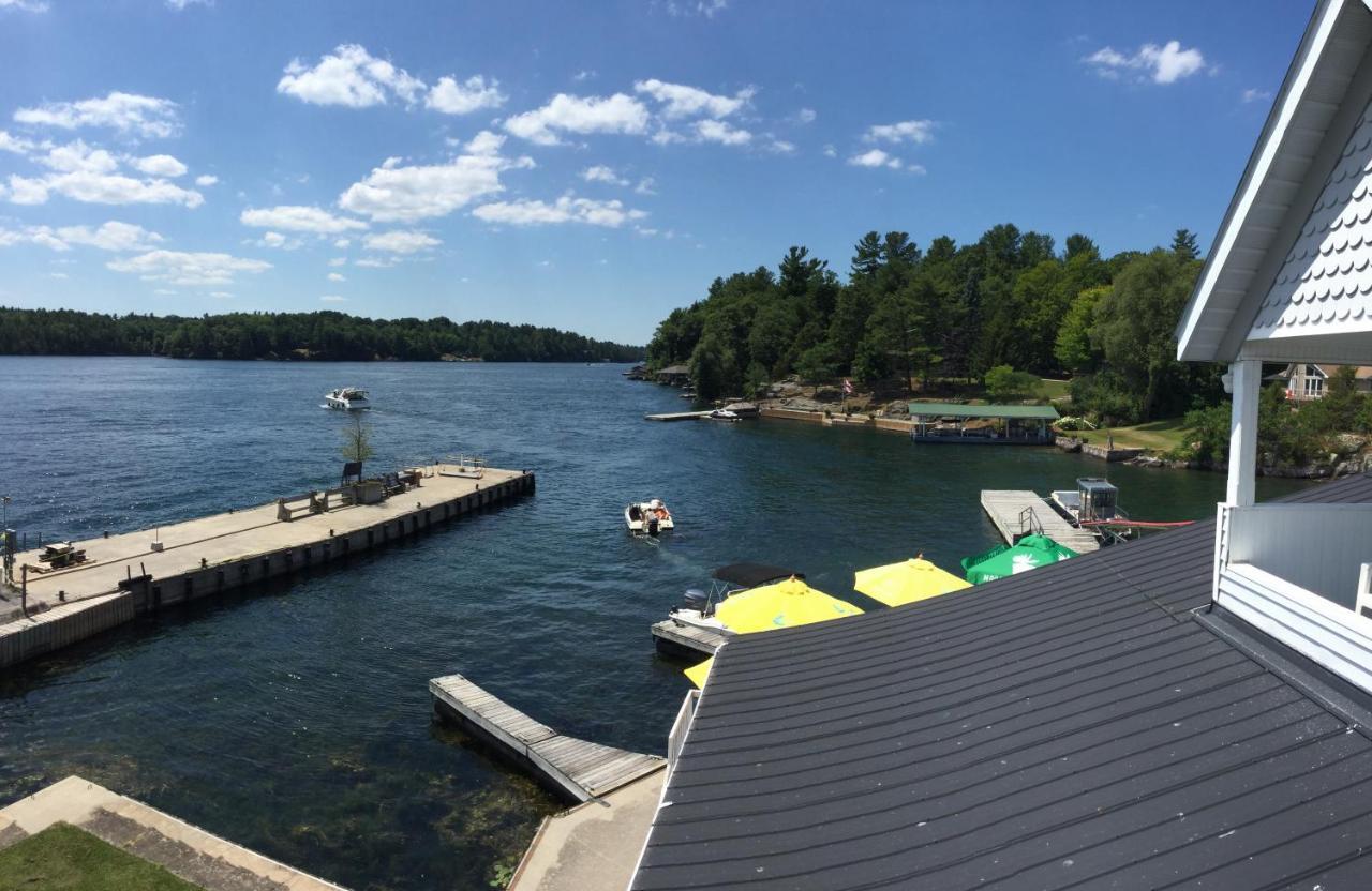 Boathouse Country Station touristique